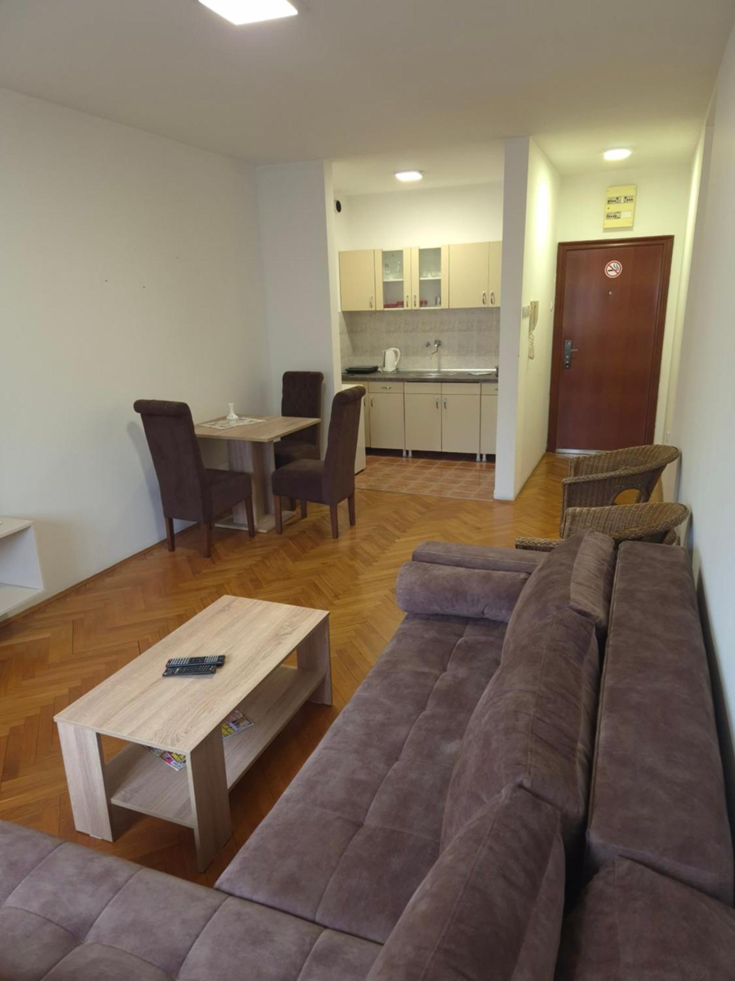 Apartmani Jasmin Novi Sad Eksteriør billede